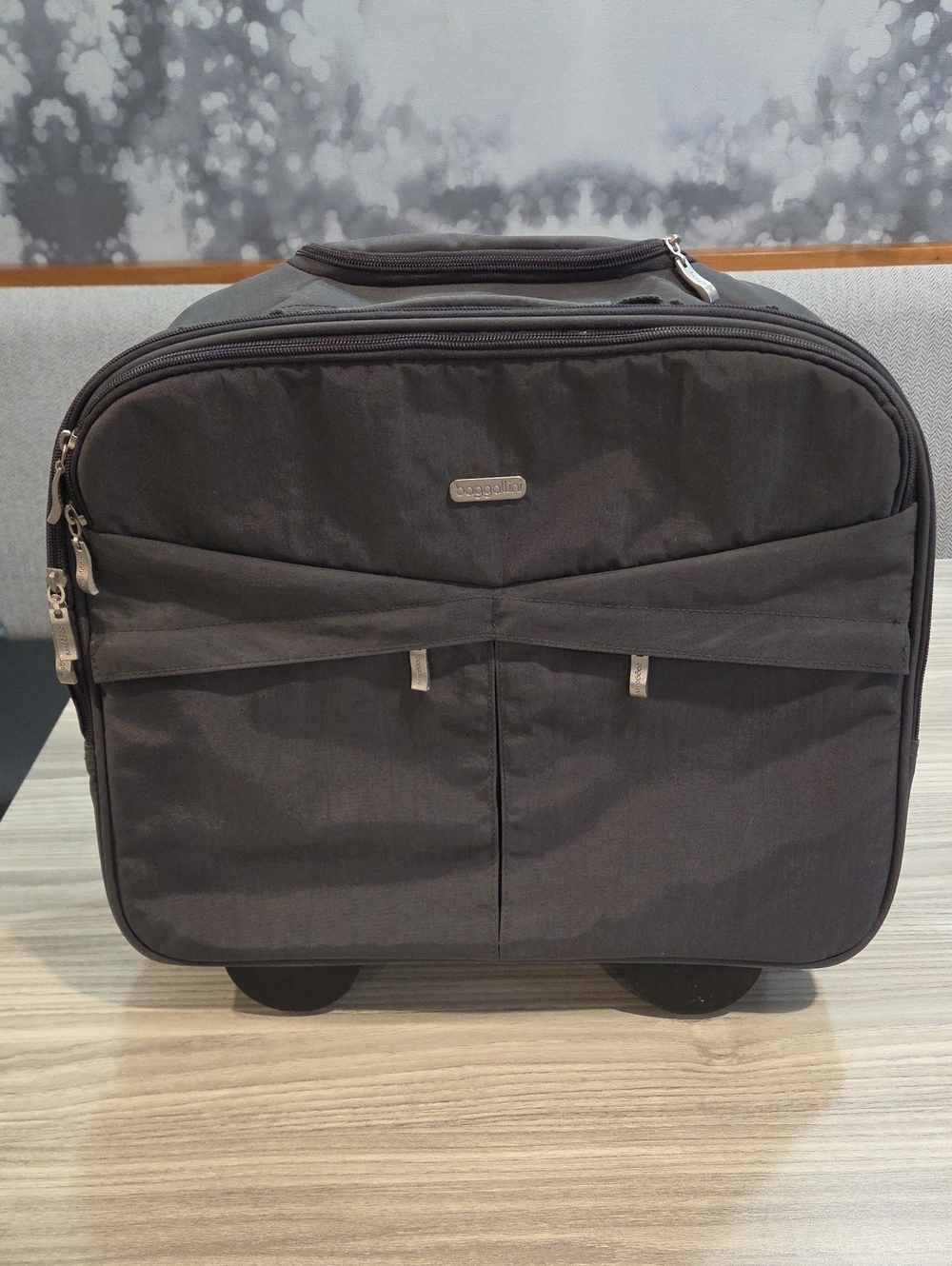 Baggallini Rolling Carry On Luggage